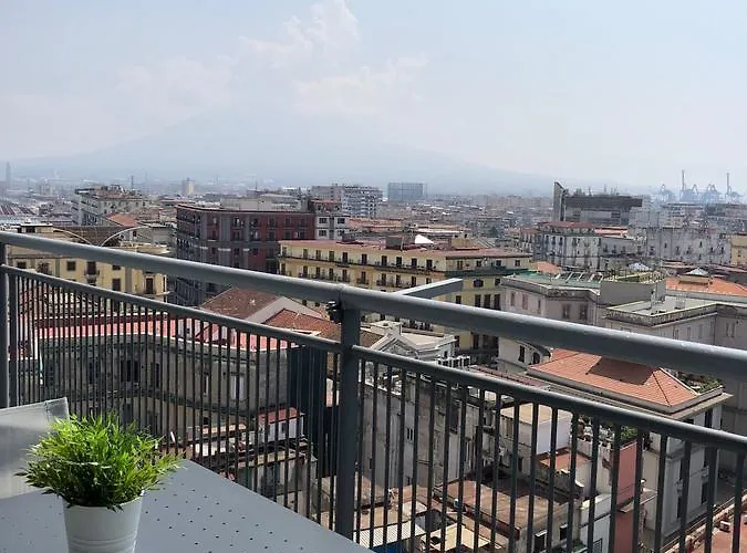 South Hands Νάπολη