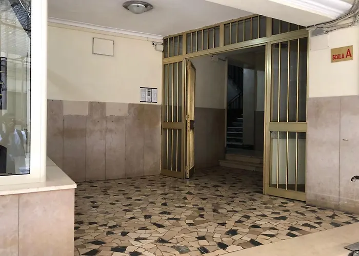 South Hands Νάπολη