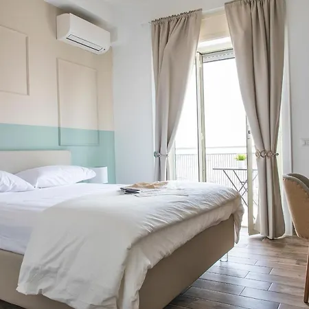 South Hands 4*